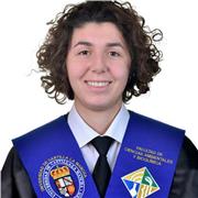 Biología y química. Soy graduada en Bioquímica, actualmente estoy cursando el máster en Biomedicina